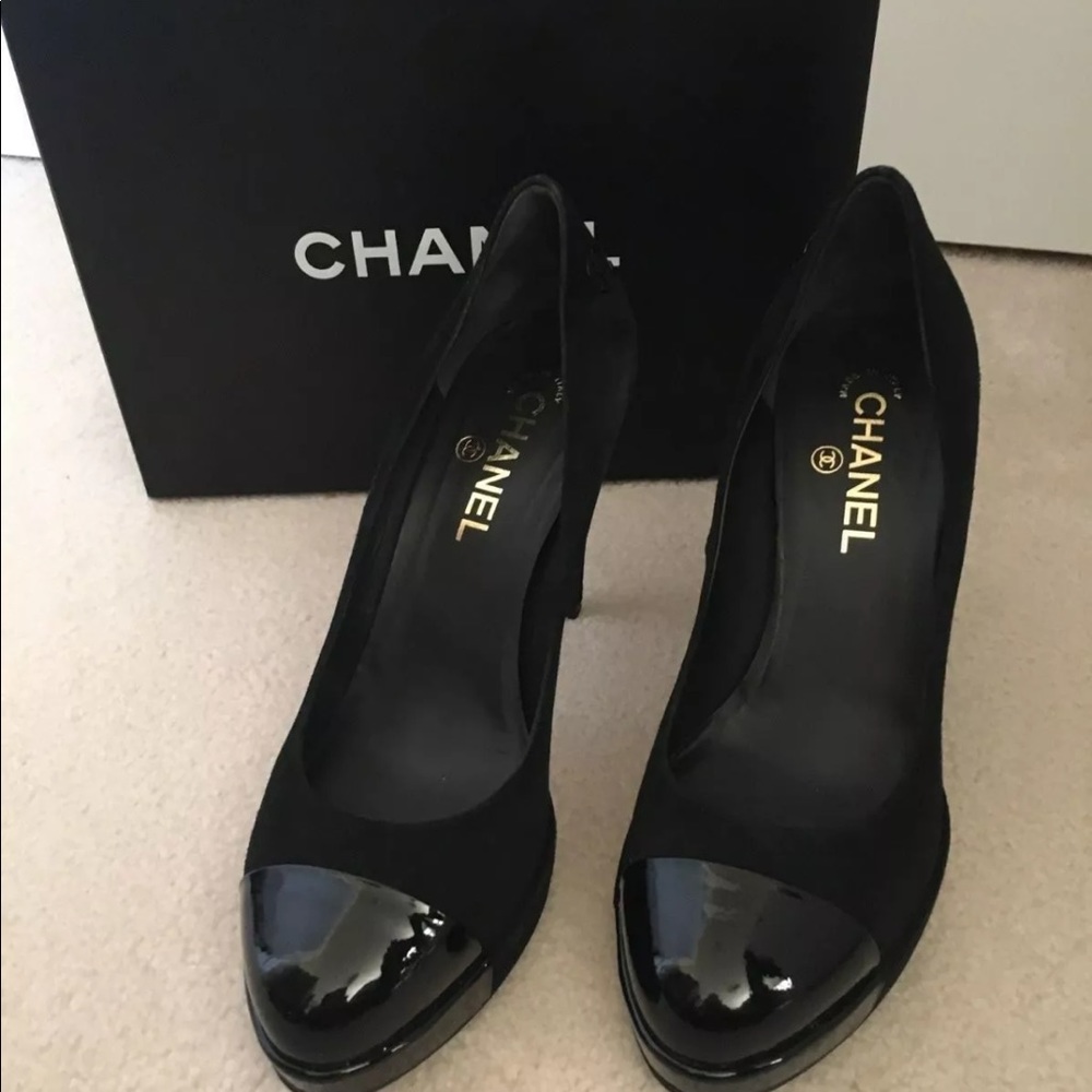 Chanel heels size 39.5 suede